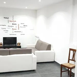 https://stanza-delle-star.italymilanhotels.net